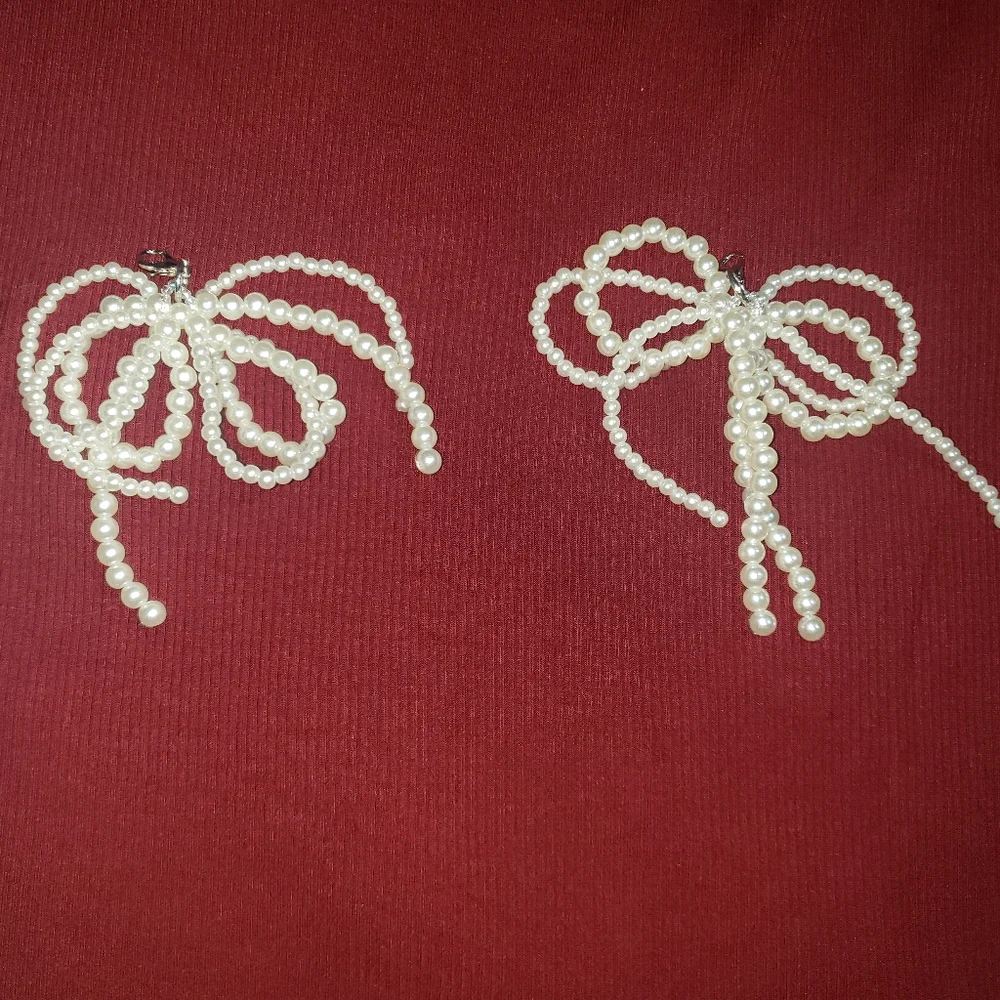 NWOT Pearl Bow CharmS - Picture 7 of 9
